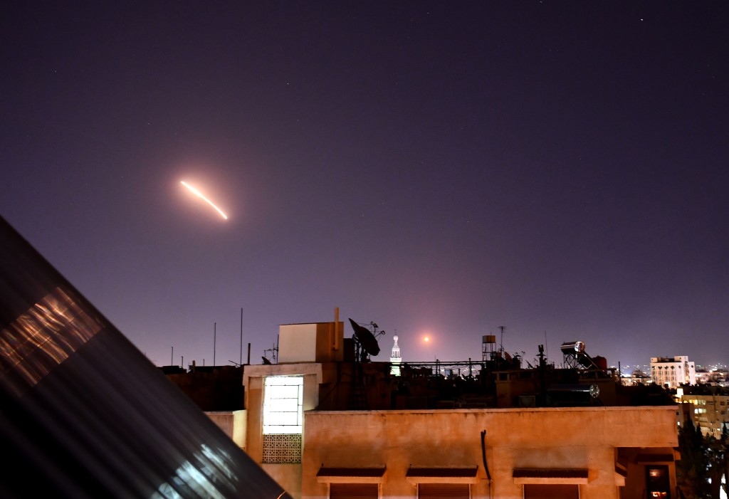 以色列多次以導彈空襲大馬士革。