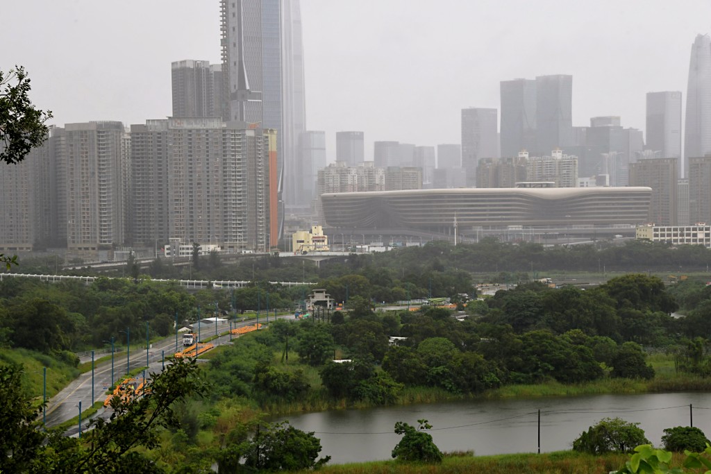 立法會今日(17日)三讀通過《皇崗口岸港方口岸區條例草案》。伍明輝攝 立法會今日(17日)三讀通過《皇崗口岸港方口岸區條例草案》。伍明輝攝