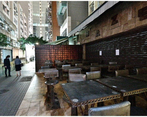 酒吧等場所需要延長停業至5月7日。 資料圖片