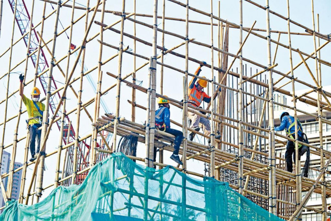  建造业议会早前发表《建造业人力预测》，预计建造业在专才、技术人员及工友供不应求情况。（资料图片）