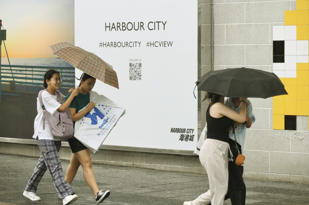 香港广泛地区已录得或预料会有每小时雨量超过30毫米的大雨，且雨势可能持续。资料图片