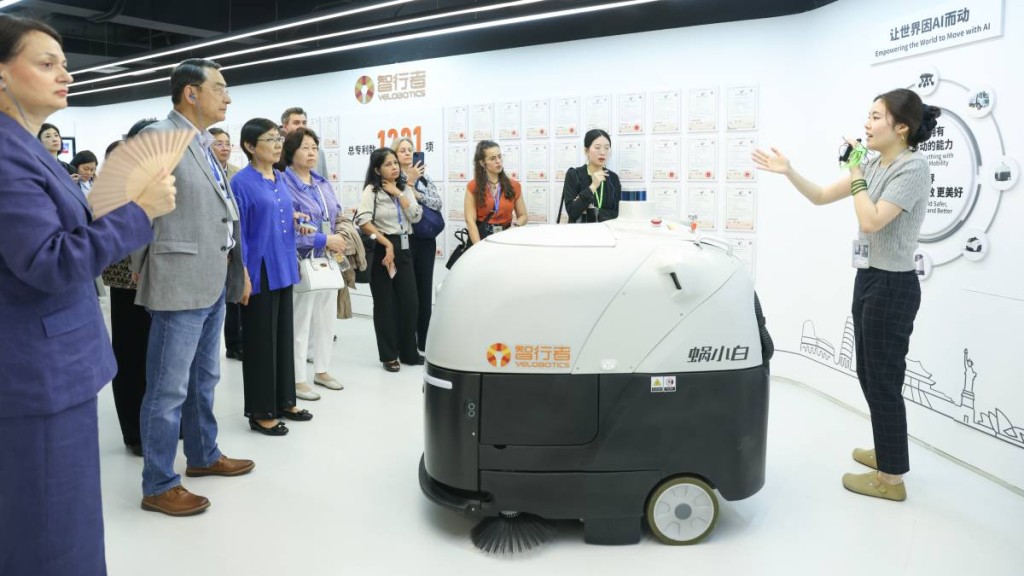 中國產的機械人出口量不斷上升，當中清潔機械人佔最多。中新社