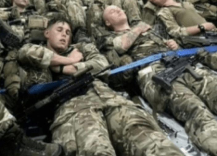 美國將軍沒有理由分不清英國的SA80步槍。