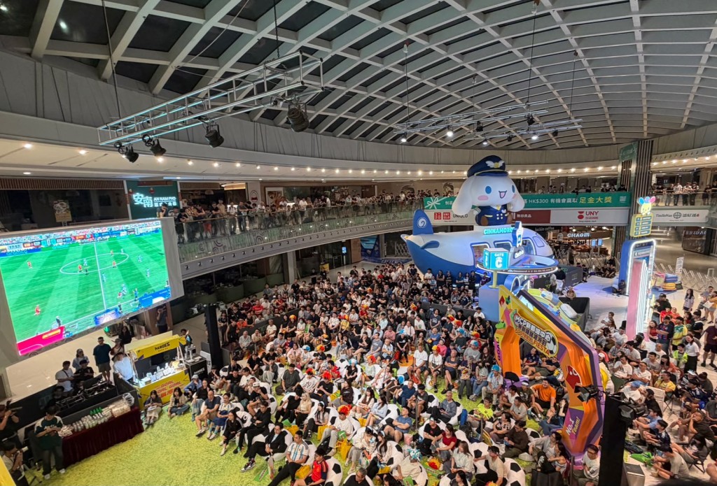「無制限睇波派對」,於L1天幕廣場近2,000呎的主題觀戰區,透過現場280吋4K高清大電視高規格全程直播終極決賽。 「無制限睇波派對」,於L1天幕廣場近2,000呎的主題觀戰區,透過現場280吋4K高清大電視高規格全程直播終極決賽。