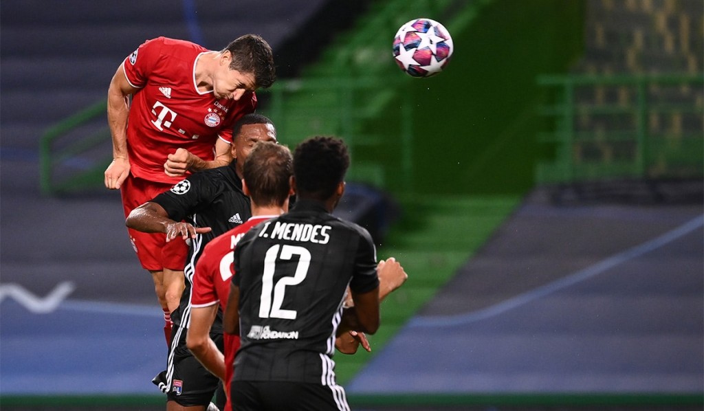 利云度夫斯基过往效力拜仁慕尼黑时，不时头槌入球。Reuters