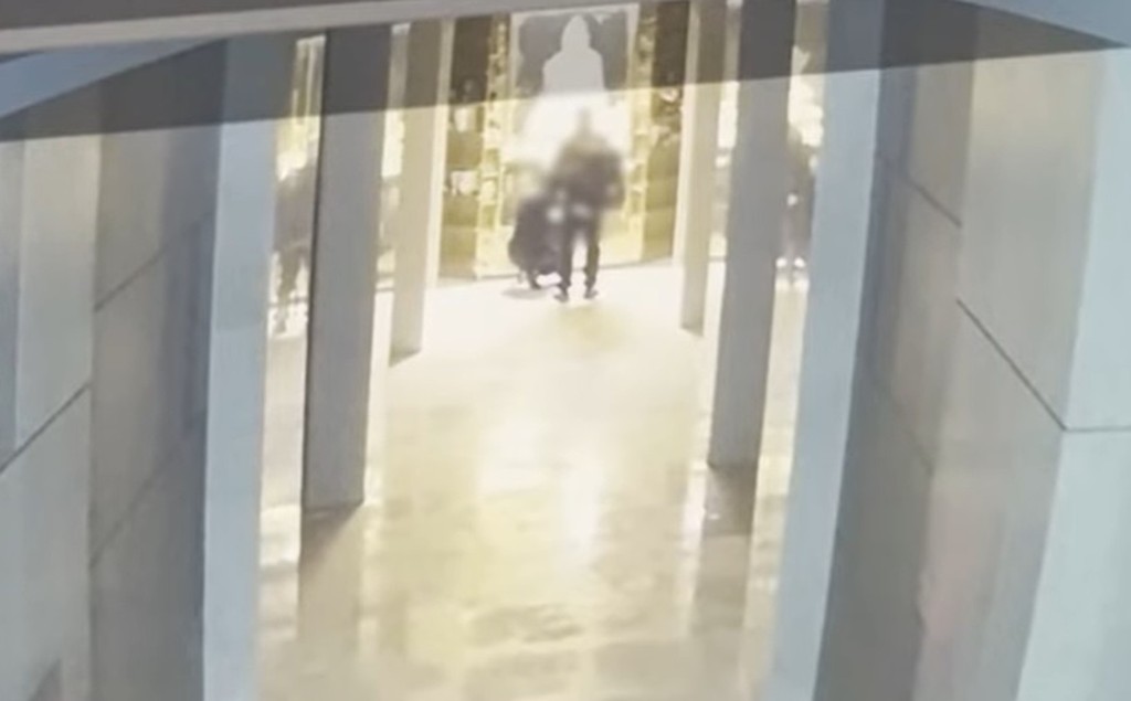 兩名中國男子闖入南韓濟州市一座寺廟偷走6個骨灰盅。 網上圖片