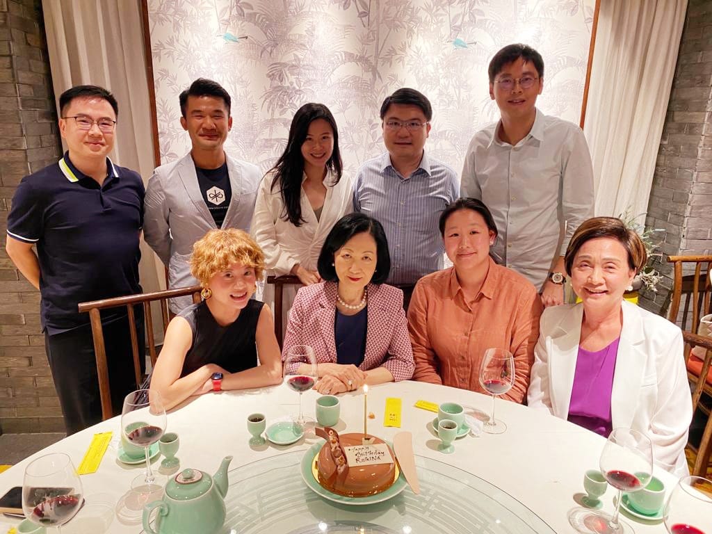 行会召集人叶刘淑仪8月出席一场生日庆祝活动期间，与民主党前主席刘慧卿同场。（资料图片）