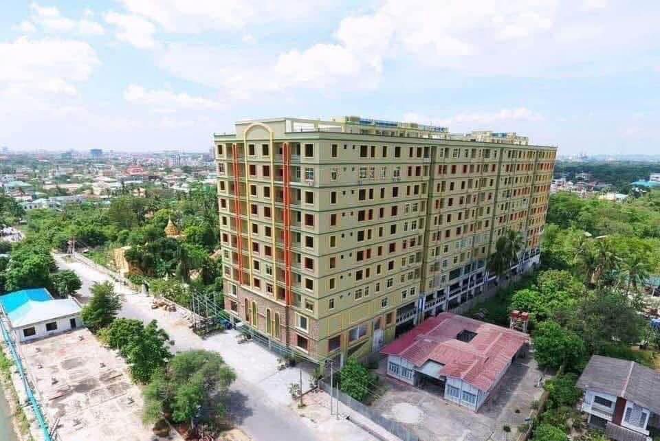 曼德勒住宅Sky Villa原有11層,但地震後只餘6層仍可見。X@Myanmar38187592 曼德勒住宅Sky Villa原有11層,但地震後只餘6層仍可見。X@Myanmar38187592