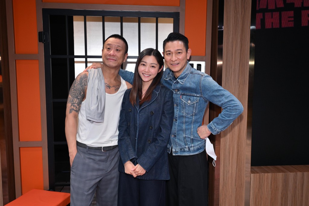 《破.地獄》兄妹檔朱栢康與衛詩雅再度於《你好,打劫!Reunion》首演結束後相逢。 《破.地獄》兄妹檔朱栢康與衛詩雅再度於《你好,打劫!Reunion》首演結束後相逢。