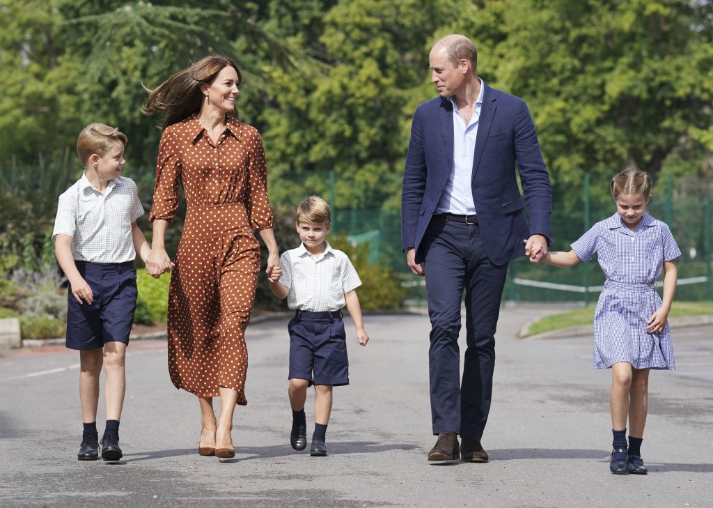 2022年9月，英國皇室公開威廉凱特一家5口迎接新學年的照片。 美聯社