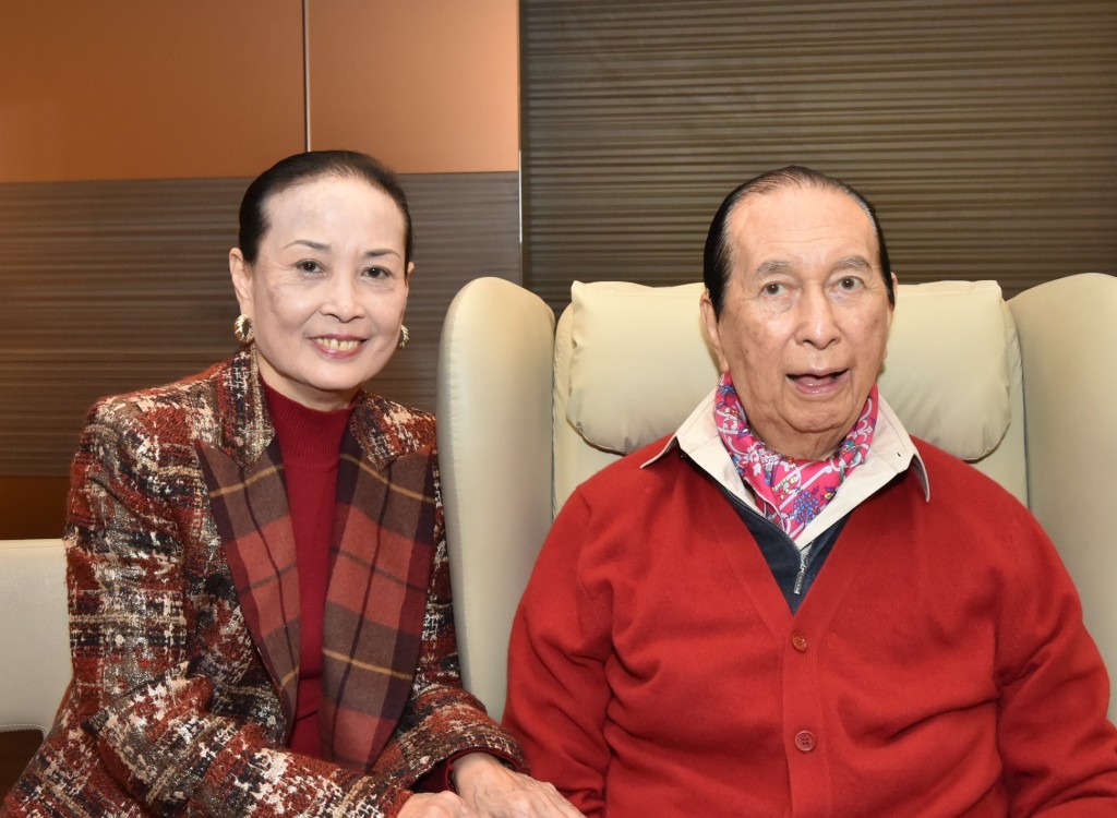 已故賭王何鴻燊二太藍瓊纓，去年因癌病離世。  ​