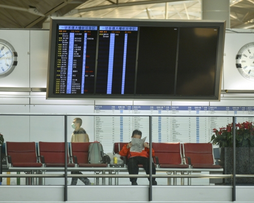 7月份本港居民外遊人數、訪港旅客及轉機／過境旅客量較去年同月大幅減少。 資料圖片