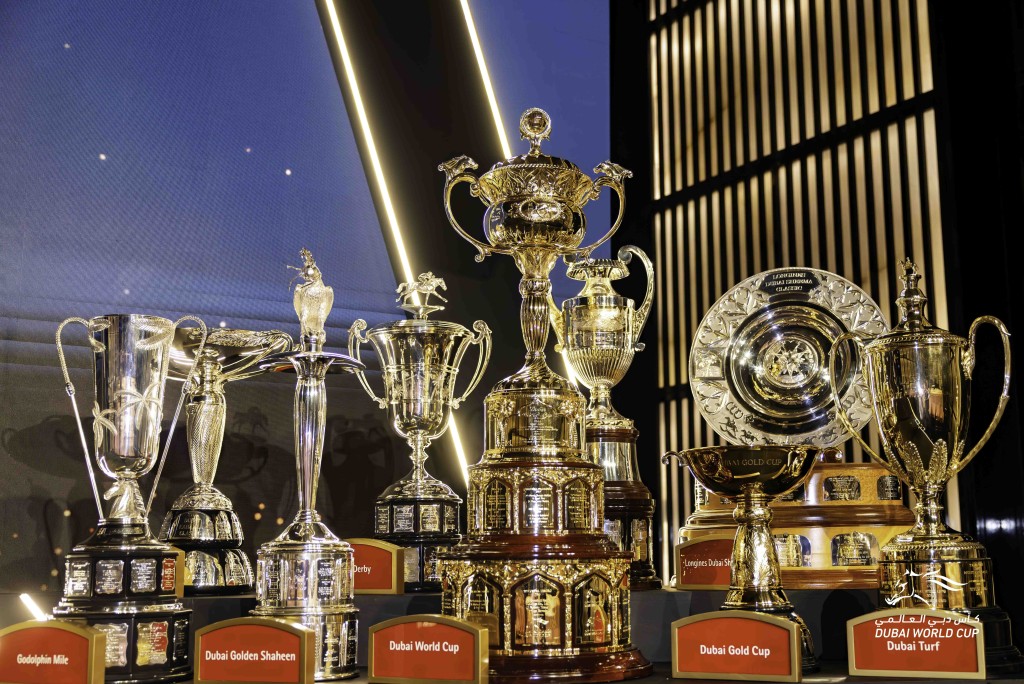 杜拜世界盃賽馬日的獎杯。