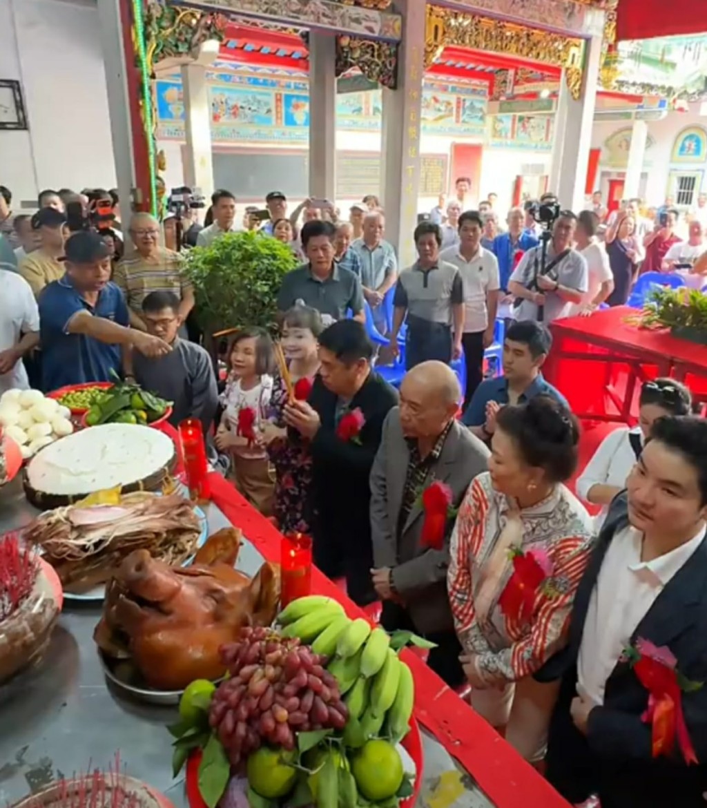 2024年10月,莊俊奇回到果隴村祭祖。 2024年10月,莊俊奇回到果隴村祭祖。