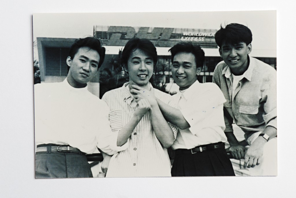 黃家駒（左一）1993年意外逝世。