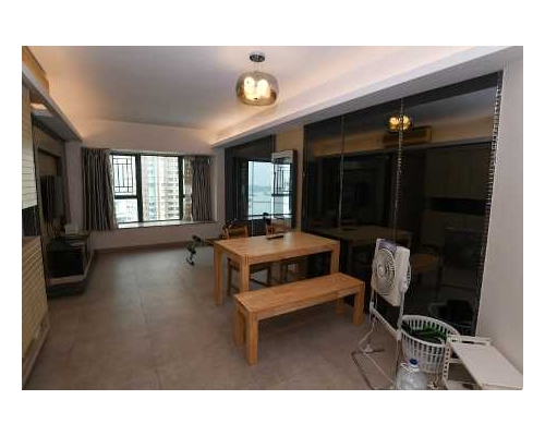 這是柏景灣8座低層C室，實用面積848方呎，設3房1套及工人套房。