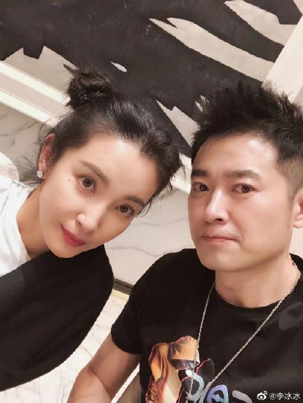 李冰冰今日贴合照贺任泉生日,网民叫任泉加油。