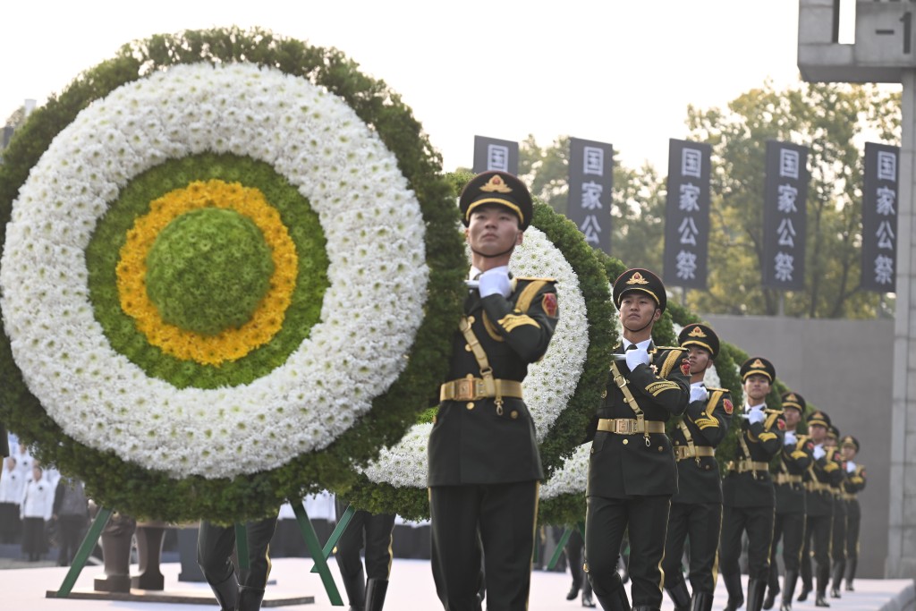 南京大屠殺死難者國家公祭儀式在南京舉行。 新華社