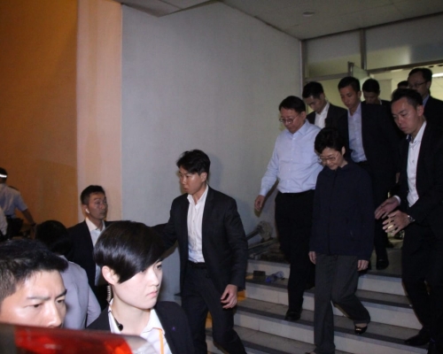 行政長官林鄭月娥會後4小時離開伊館