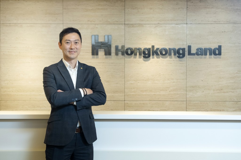 香港置地(物業管理)有限公司中環系列物業管理助理總經理及主管謝浩程。 香港置地(物業管理)有限公司中環系列物業管理助理總經理及主管謝浩程。