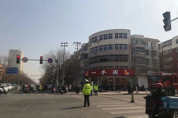 燕郊地區是繁忙交通匯聚點，不少去往北京的上班族會乘公交路過此地。