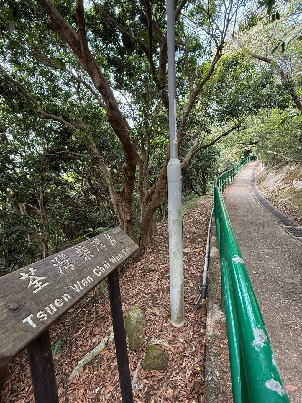 樓主教路：沿著此方向直行便到。圖片授權Winnie Lam