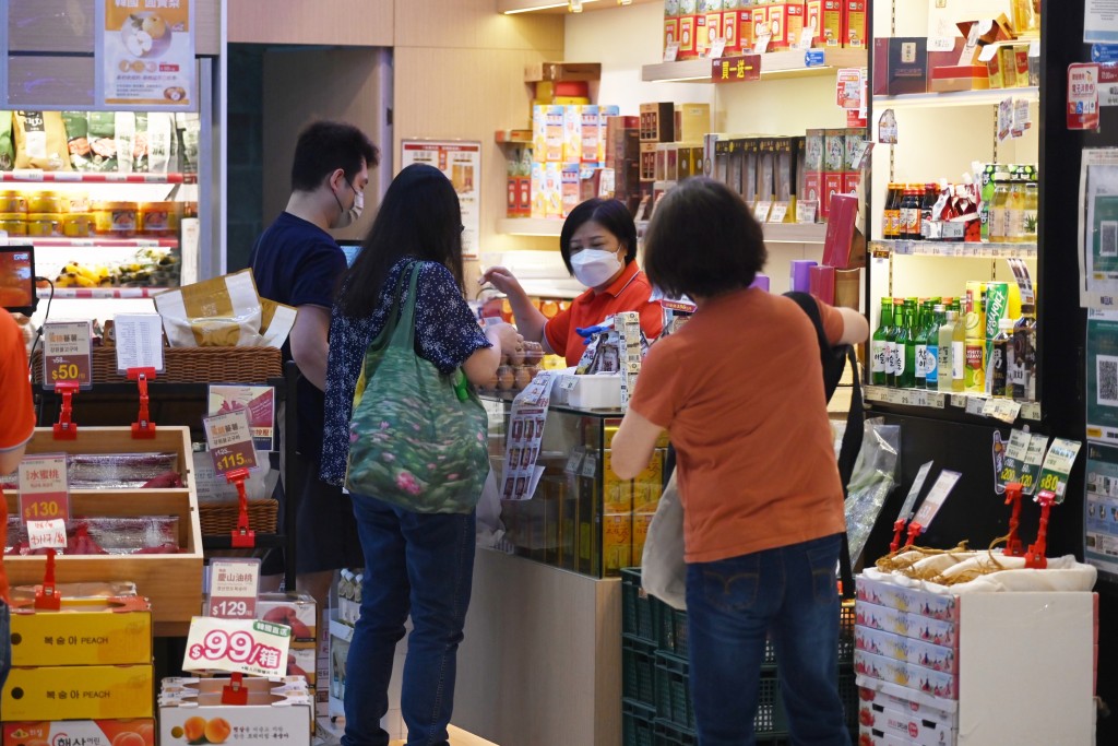 基本食品按年上升0.7%。