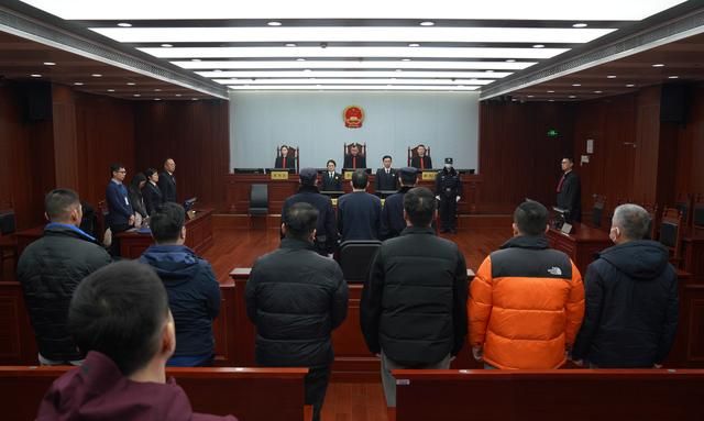 2024年2月1日上午，上海市第二中级人民法院依法公开宣判被告人姜文华故意杀人案，以故意杀人罪判处姜文华死刑，缓期二年执行。
