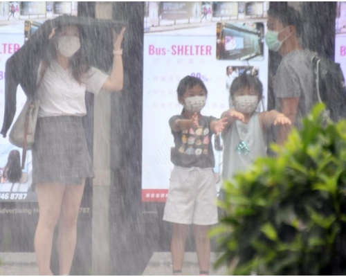 天文台一度發出紅色暴雨警告信號。資料圖片