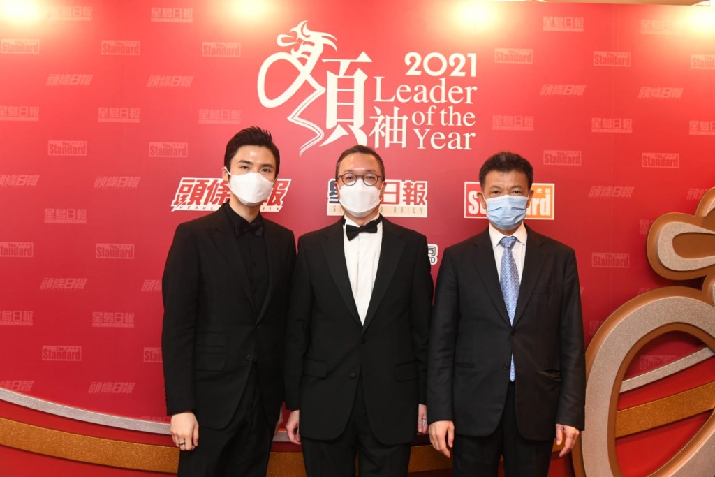 左起：蔡加讚先生、律政司司長林定國及郭英成先生合照。
