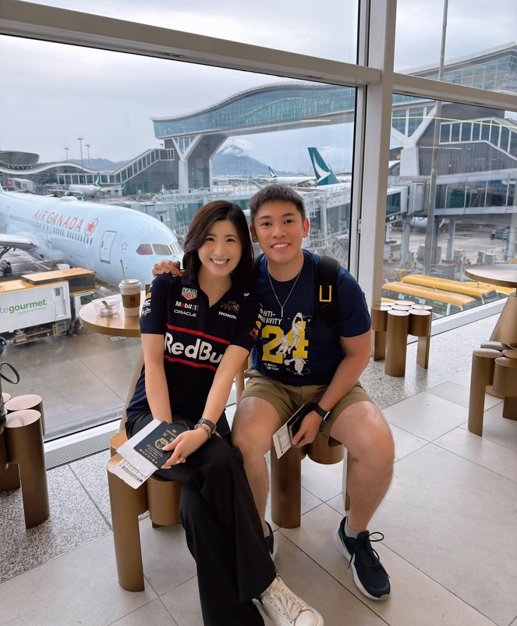 容家耀與林可瑩去旅行放閃。 容家耀與林可瑩去旅行放閃。
