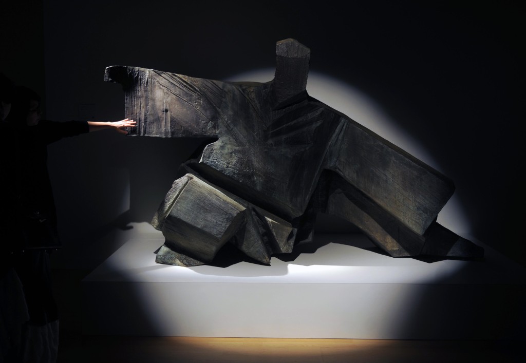 朱铭雕塑作品深受华人社会熟悉。