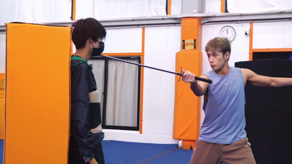 Jeffrey在日本拍攝前接受武打訓練。