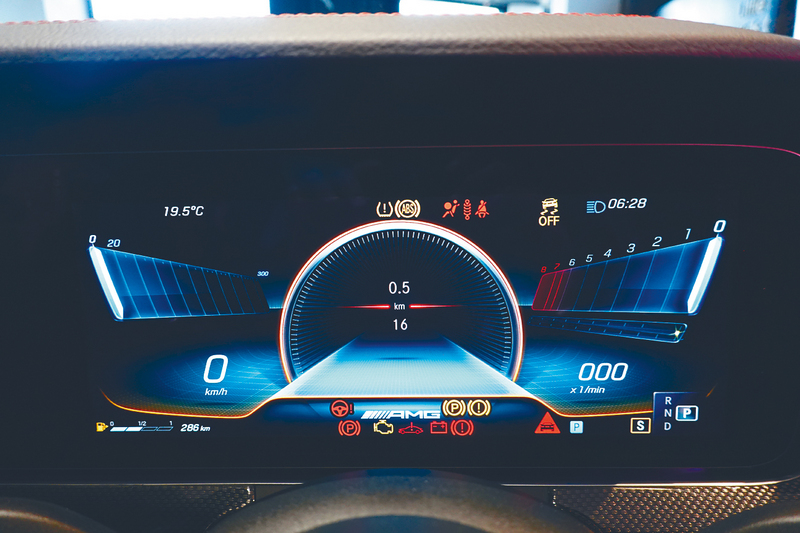 ●12.3吋表板可按駕駛模式轉換顯示。