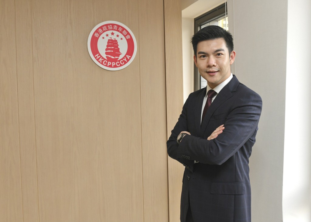 譚鎮國是全國政協常委譚錦球之子,近年積極參與公共事務。 譚鎮國是全國政協常委譚錦球之子,近年積極參與公共事務。