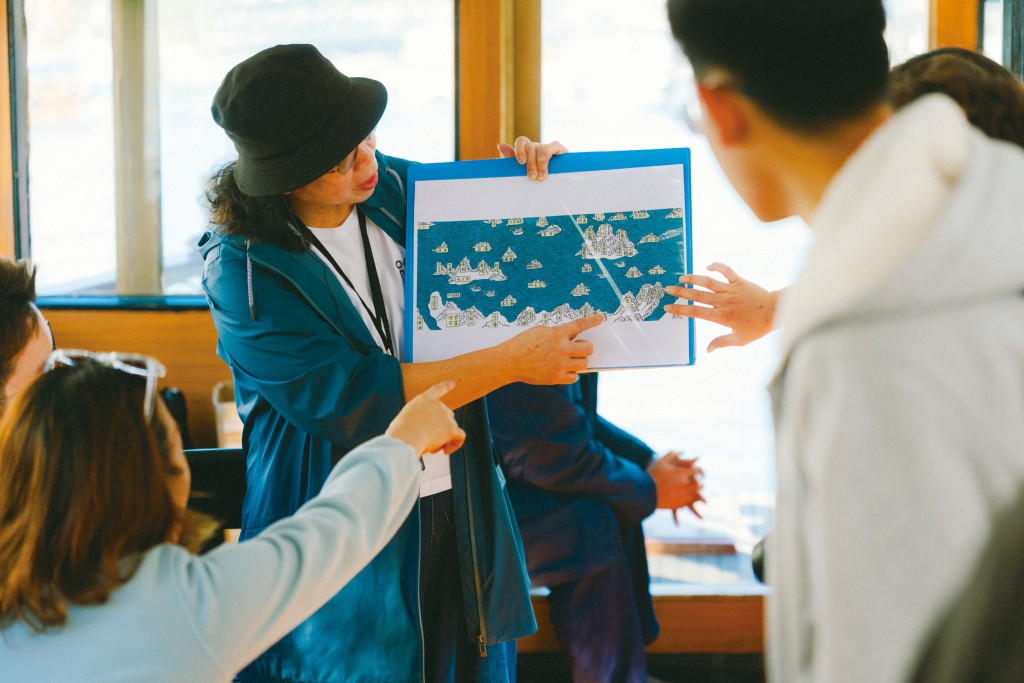 「SOUTHSIDE ARTival」特設「暢遊港島南」藝術散步，由專業導賞員帶領大眾以步行方式，探索黃竹坑的海濱風光、古廟文化、水上人文及香港藝術發展局等景點。