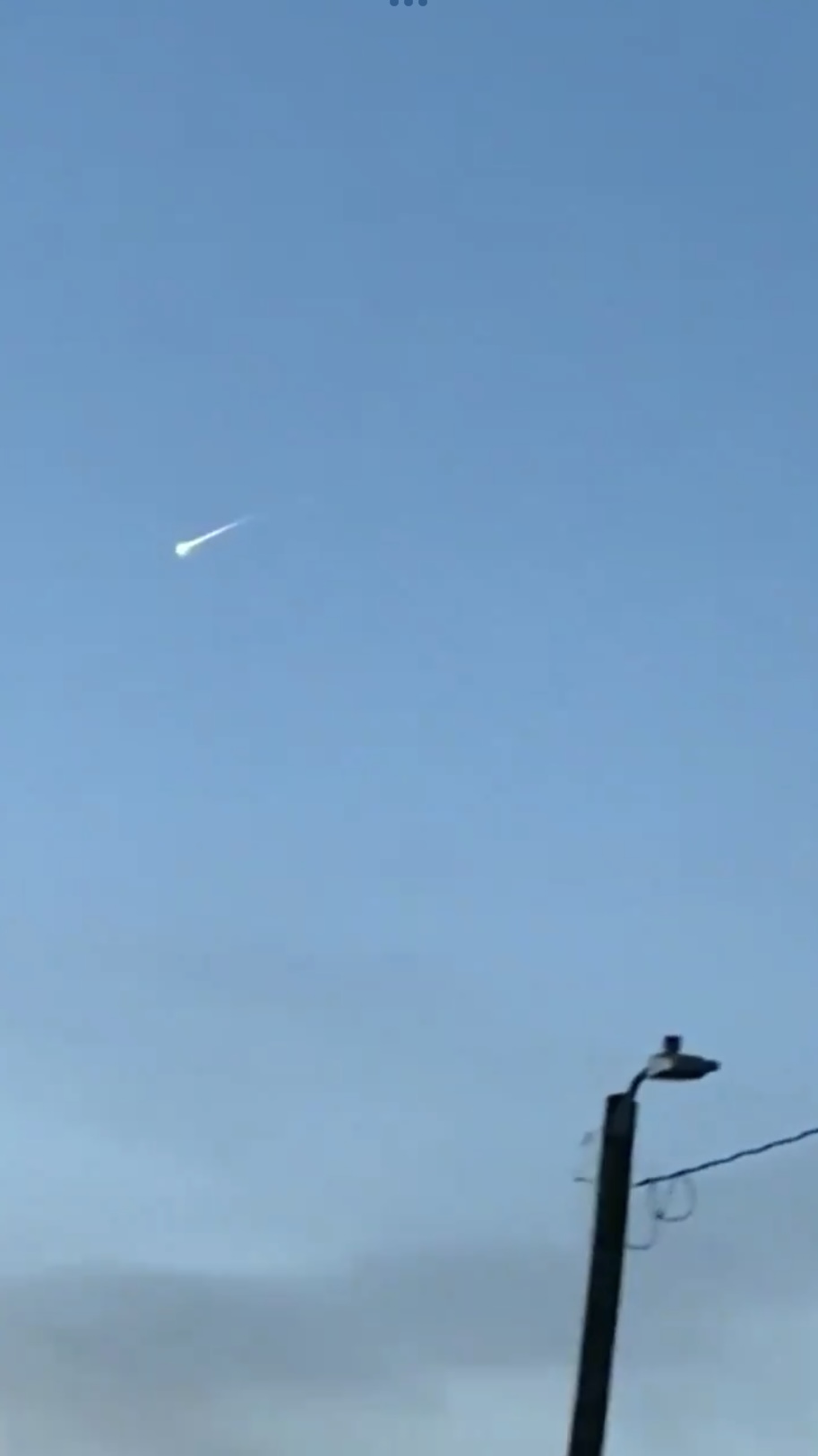 田纳西州谢尔比县民众拍摄到的火球。 American Meteor Society