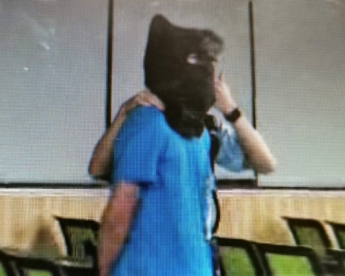 22歲內地青年持鐵通生果刀闖入理大刑毀被捕。