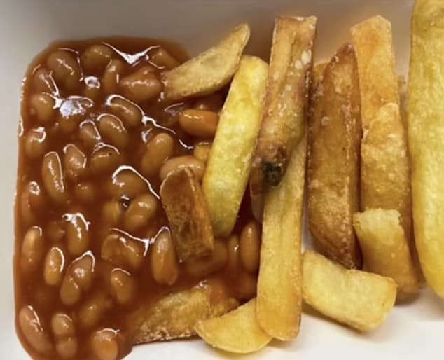 英国校长投诉学生膳食差劣详情｜简单的茄汁豆伴薯条