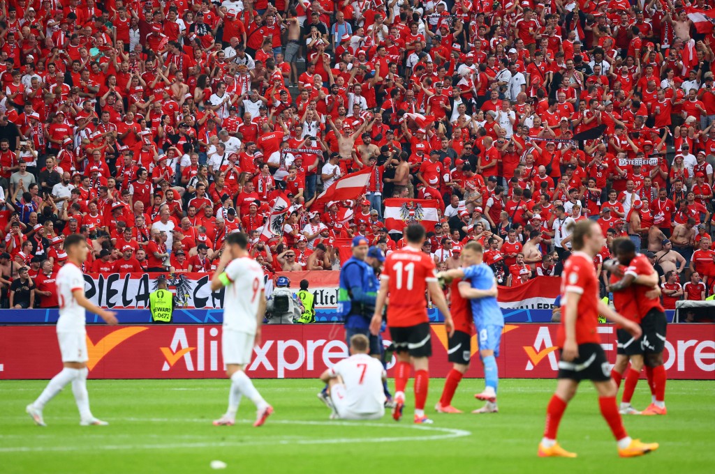 波兰是今届欧国杯首支出局的球队。Reuters