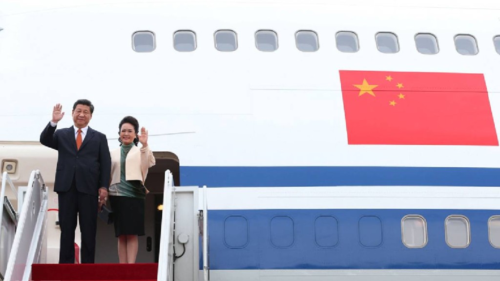 《人民日报》署名评论指，习近平访美是推进两国建设性战略稳定关系重大契机。新华社
