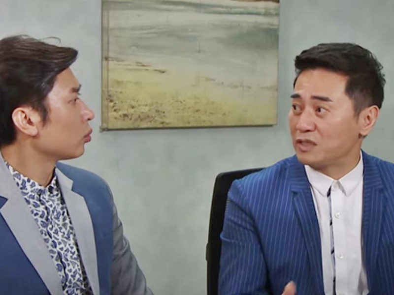 有打工仔指,同事因已放完所有年假、不想請無薪假,遂問他可否請半日假幫忙拿一部血壓計。《愛·回家之開心速遞》劇照