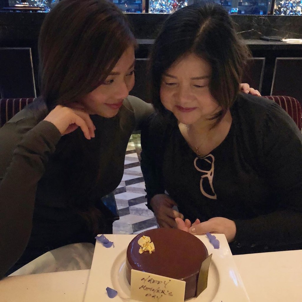 Kelly願來世再當媽媽的女兒。