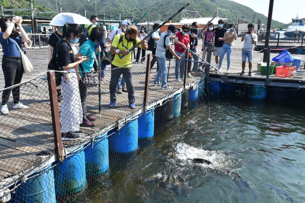 團員參觀南丫島漁民文化村。