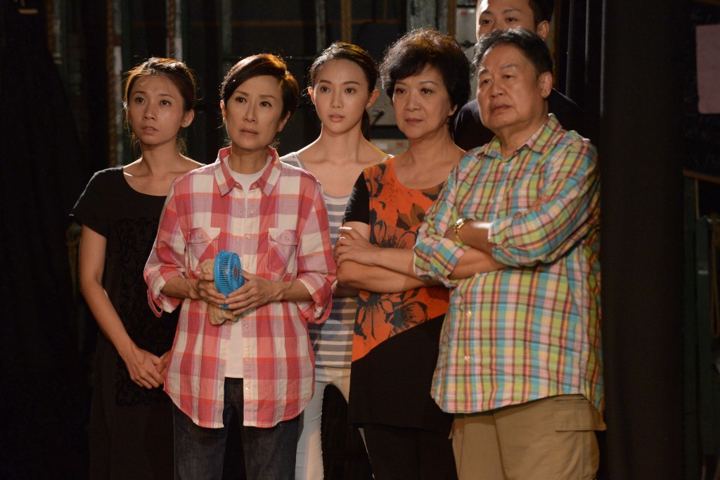 呂珊（左二）曾演出TVB劇《水髮胭脂》。