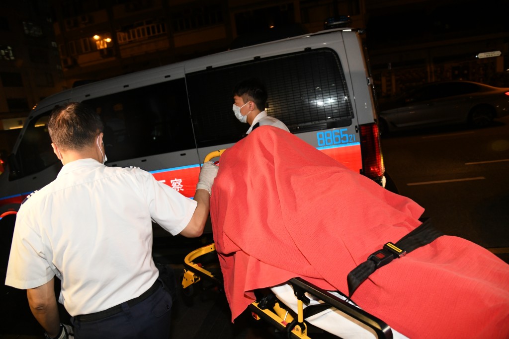 傷者由救護員送院治理。