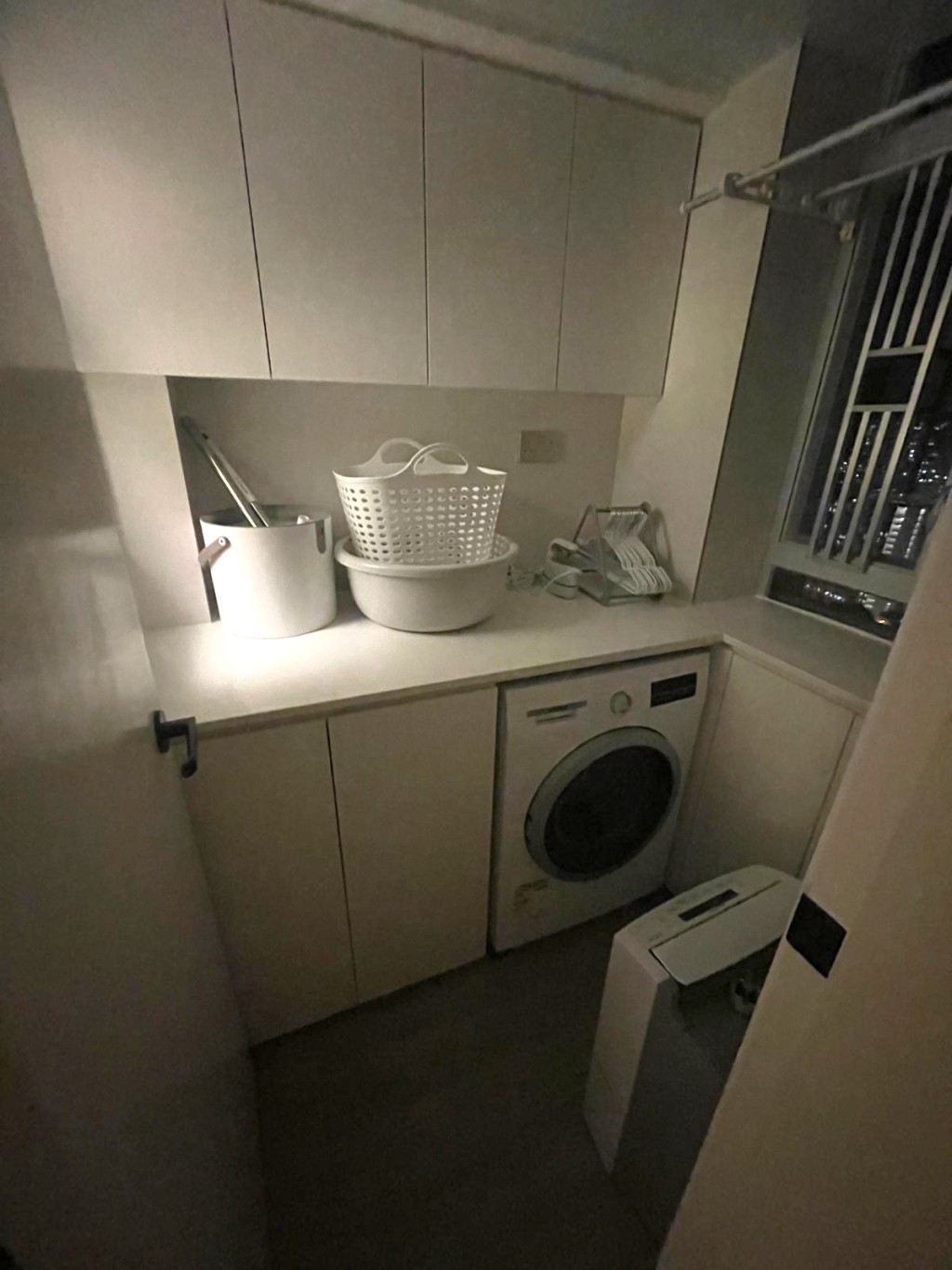 有網民提到，舊式公屋及居屋開則設有騎樓，認為方便洗衫晾衫之餘，亦可加強廚房通風。