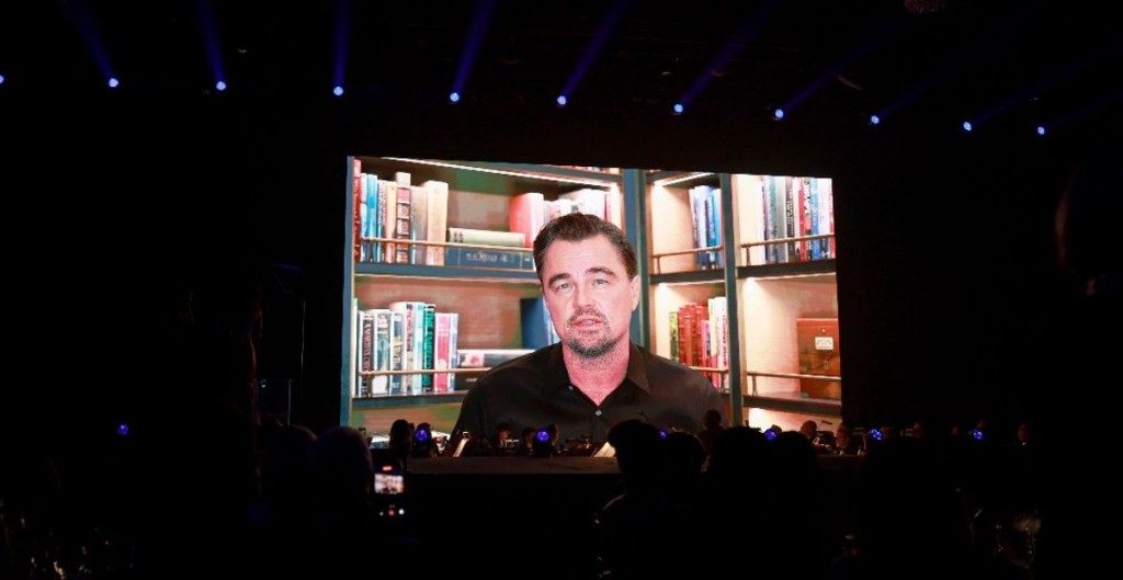 里安納度因滯留加勒比海,只能透過視像領「沙漠棕櫚成就獎」。 里安納度因滯留加勒比海,只能透過視像領「沙漠棕櫚成就獎」。