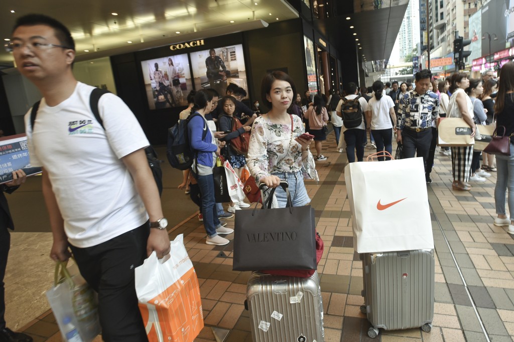 本港首8个月已录得超过2000万人次旅客访港，其中内地旅客占近八成。资料图片