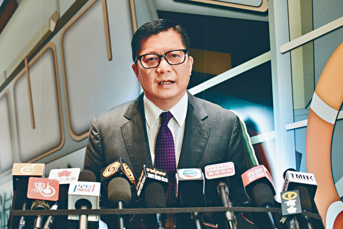 邓炳强表示，局方重视提高警员的安全意识与问责性。